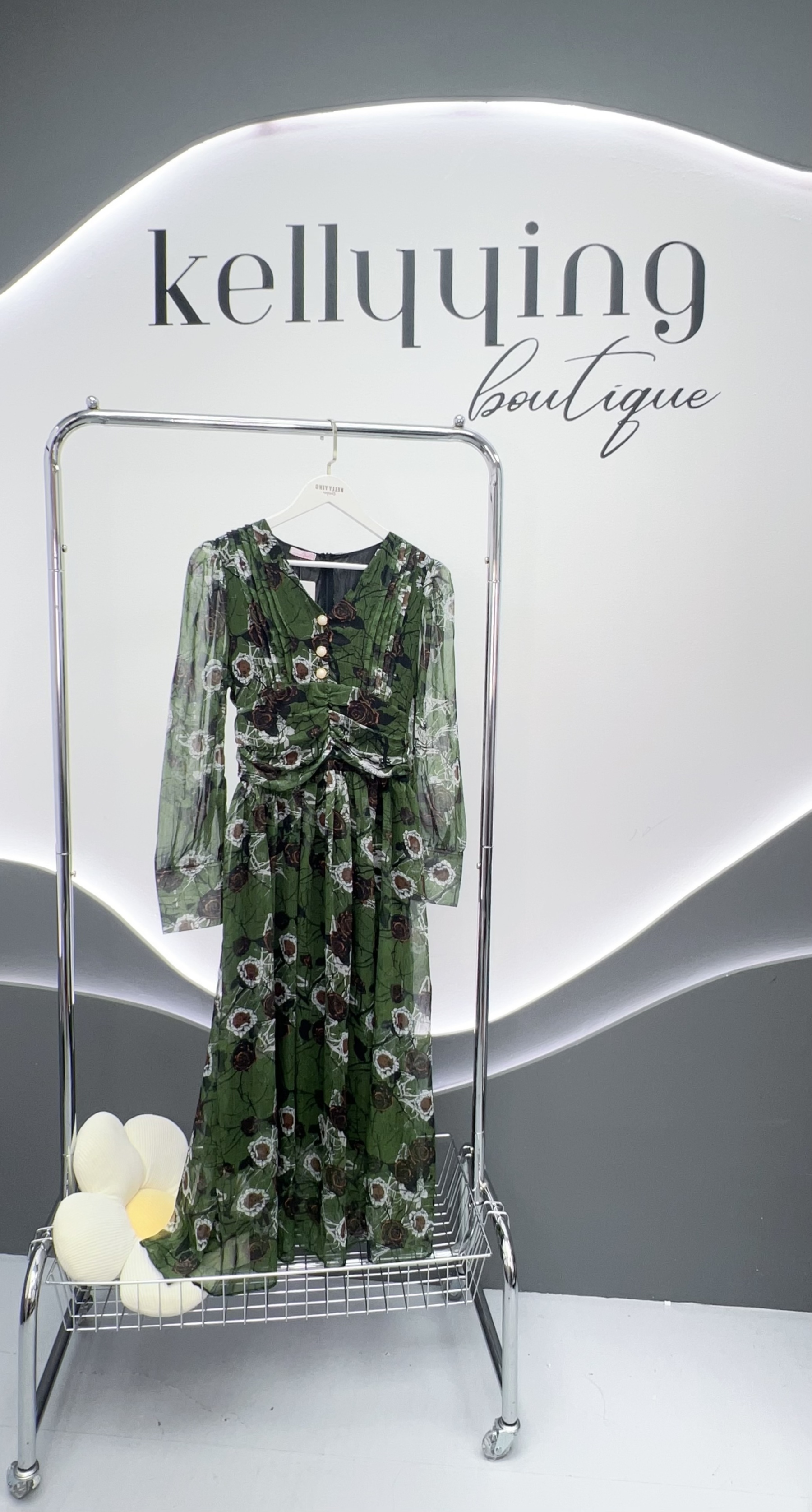 V283. HOA GREEN DRESS