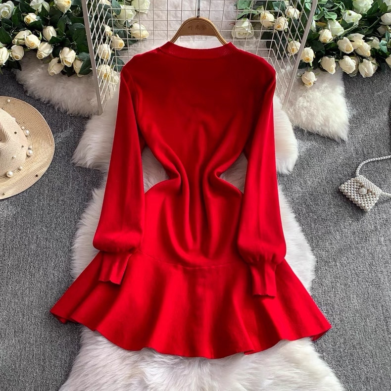 R47. RED SHORT DRESS