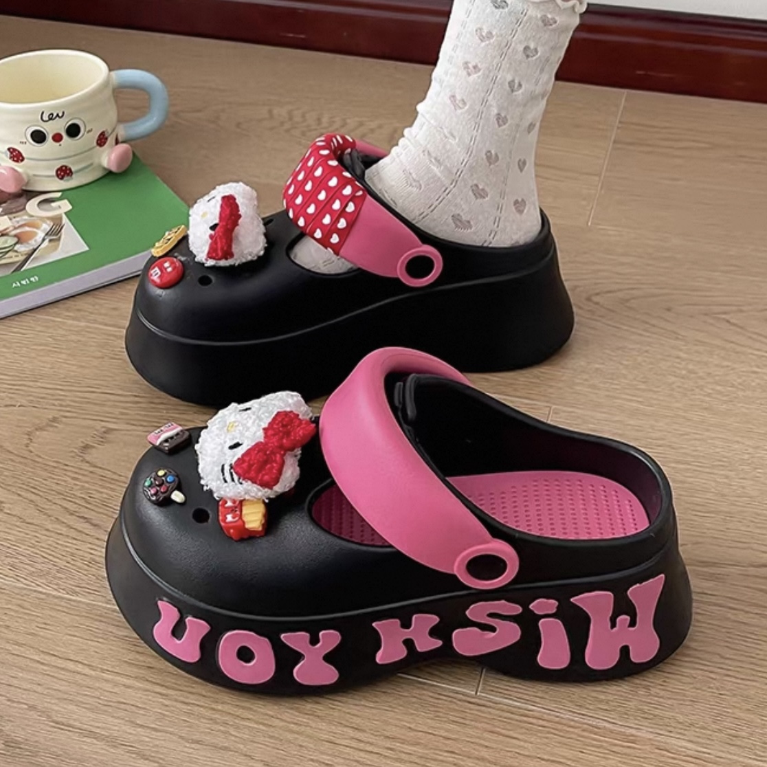 A485. CROCS HELLO KITTY BLACK