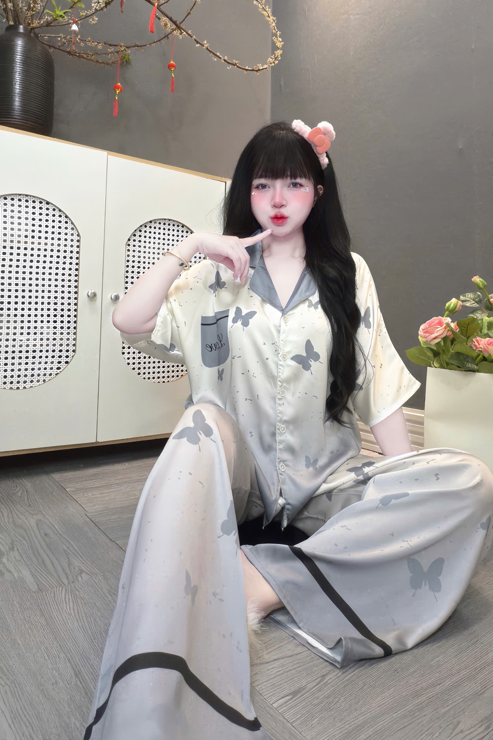 V1113. SLEEPWEAR BUTTERFLY GRAY