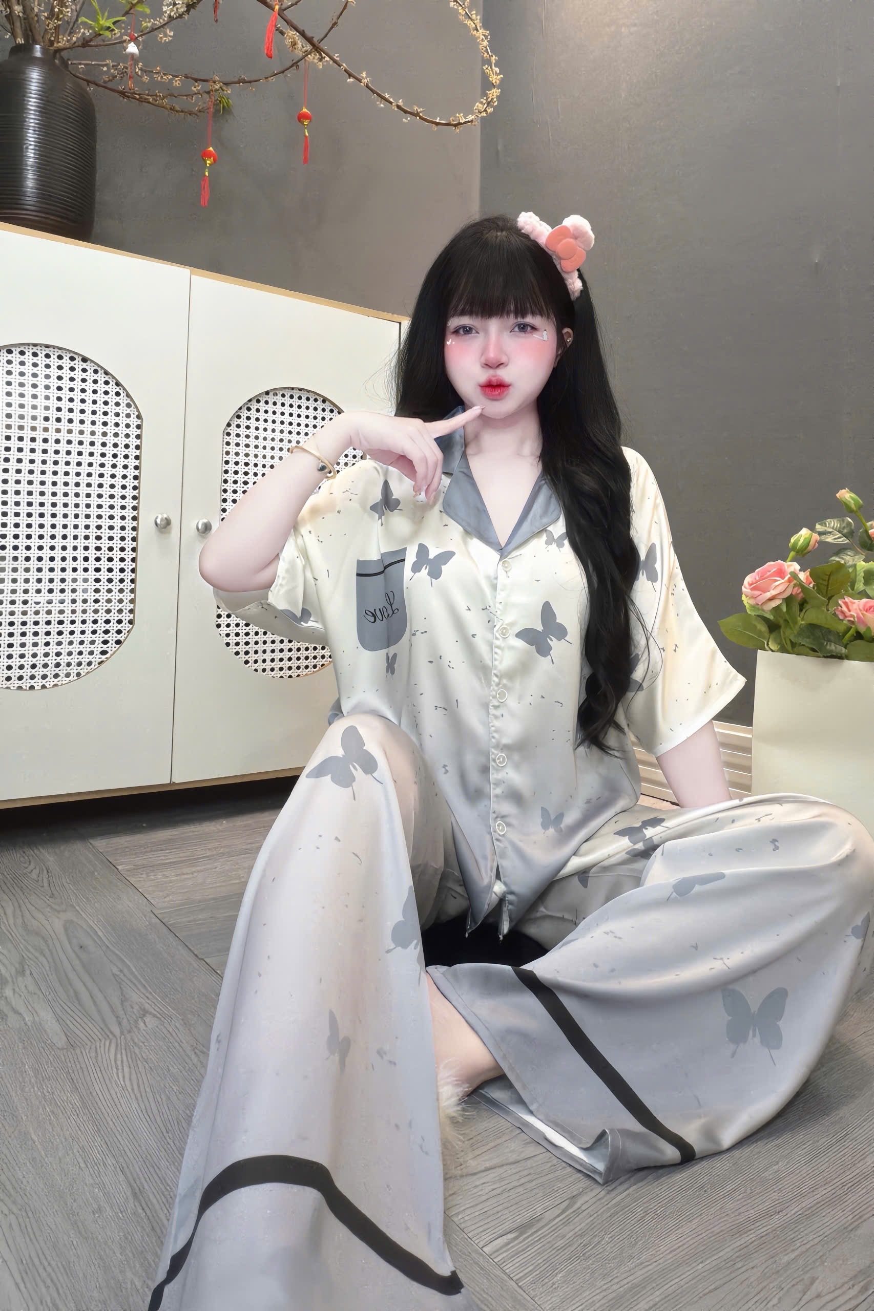 V1113. SLEEPWEAR BUTTERFLY GRAY