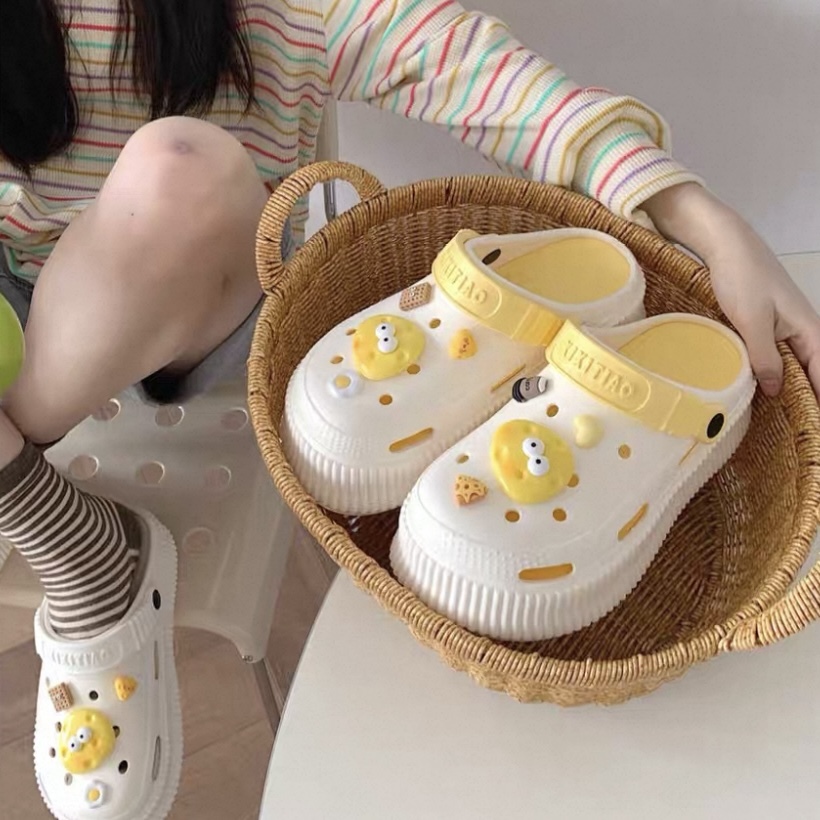 A459. CROCS EGG YELLOW