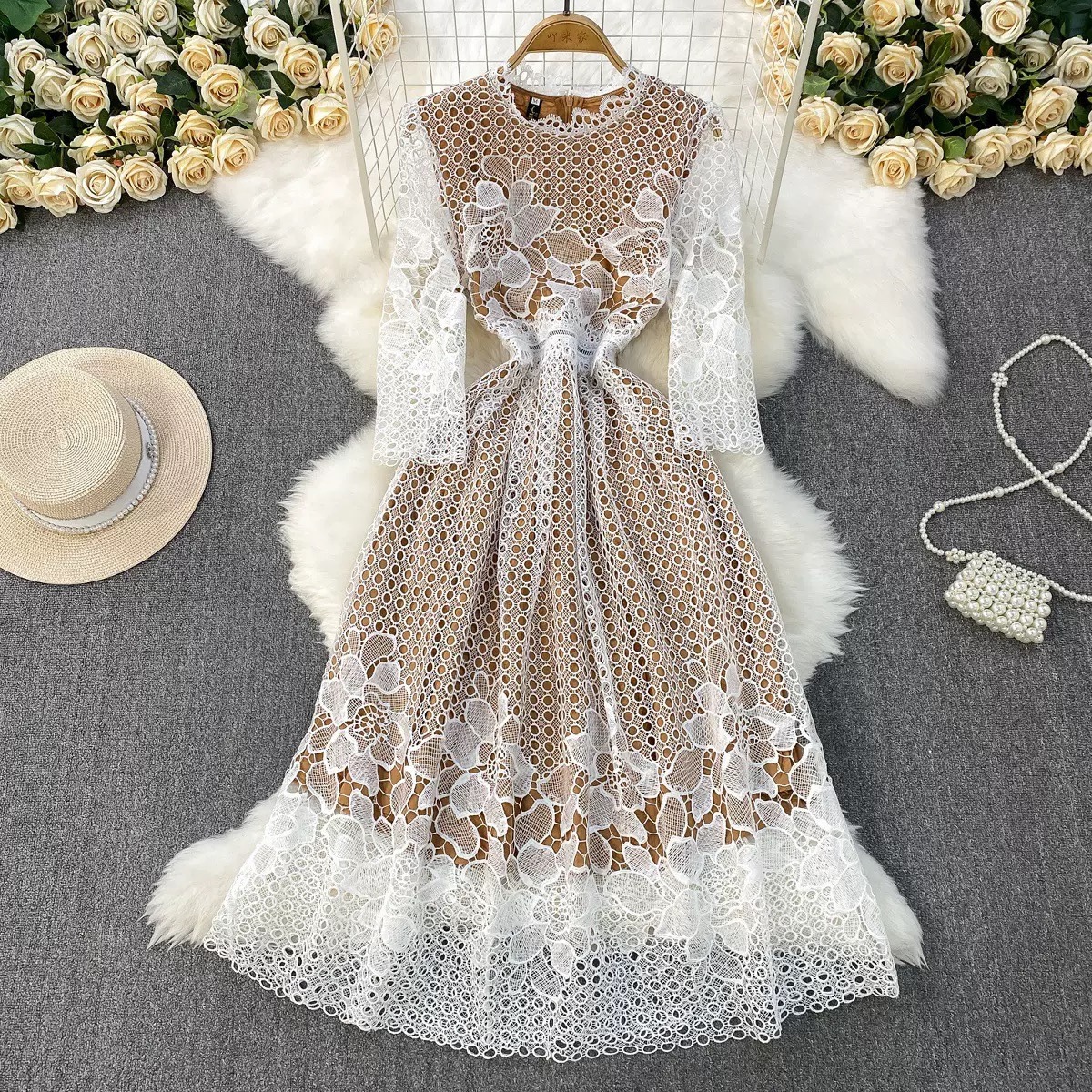 8275. LACE DRESS EXCLUSIVE WHITE