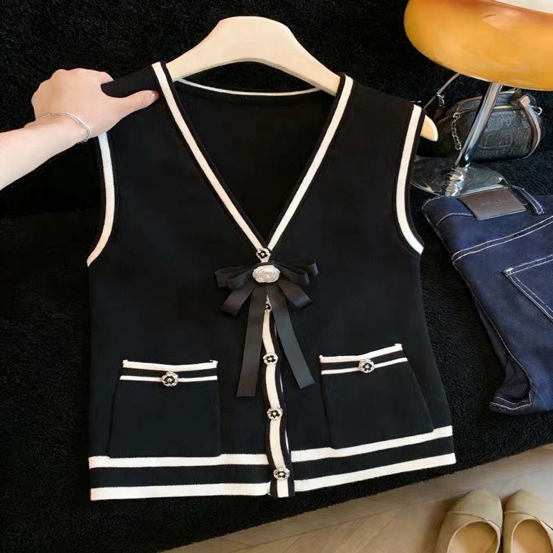 C1049. MONGTOGHI TOP BLACK