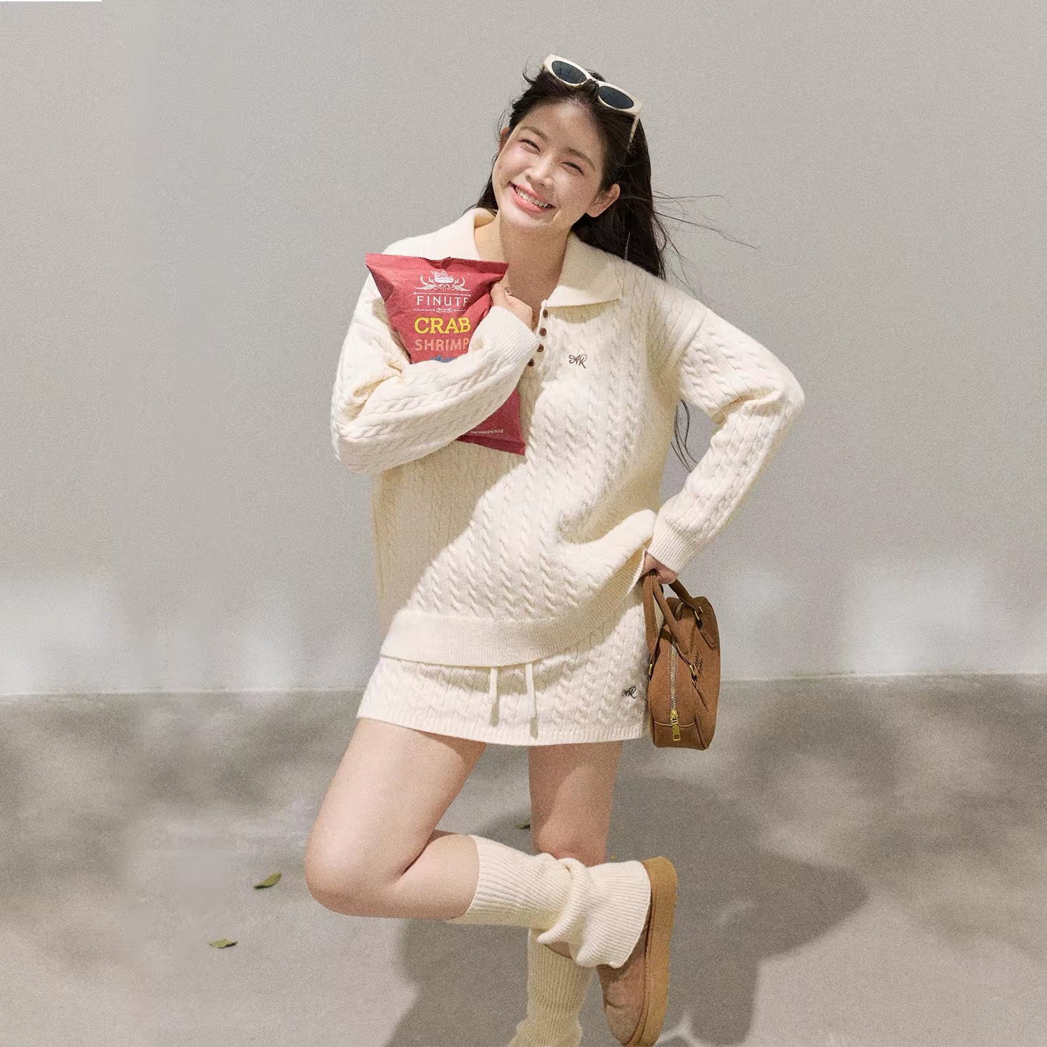 6858. SET SHORT SKIRT KNITTED WHITE