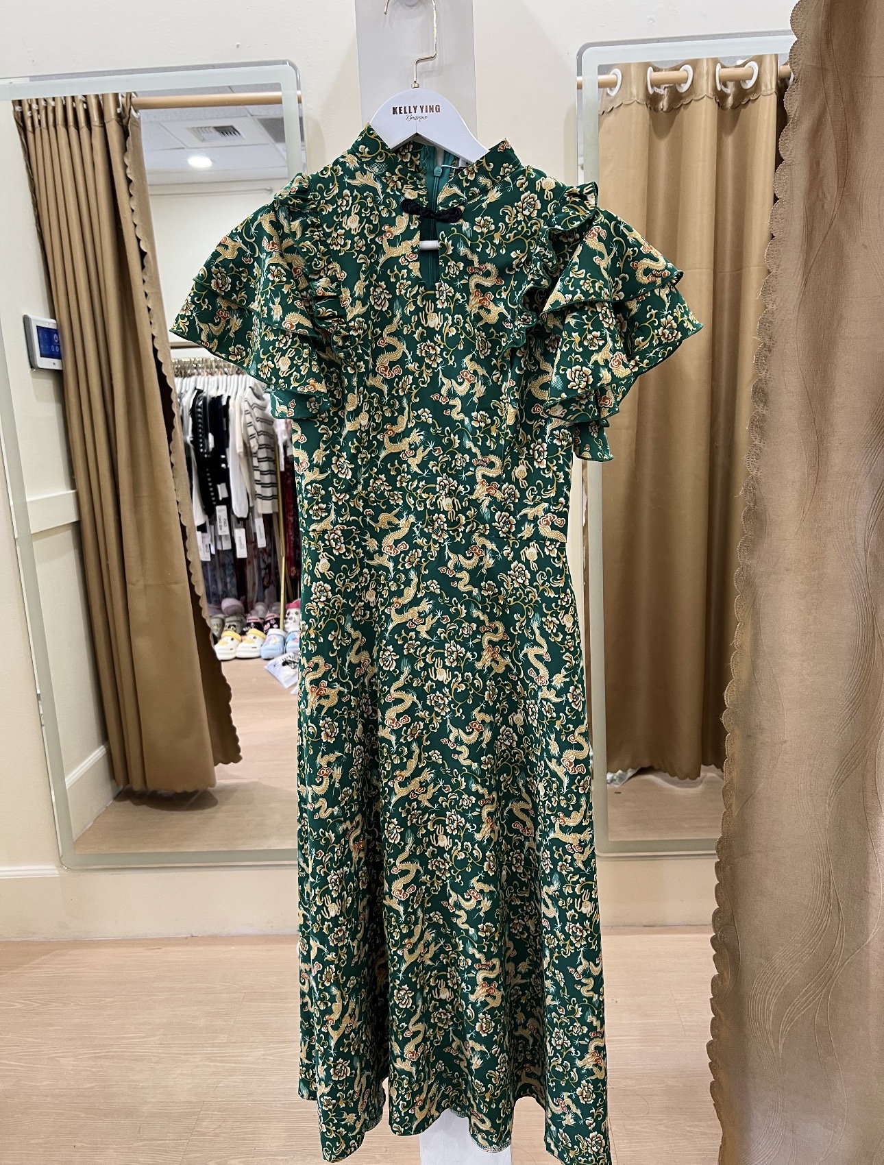 V888. MAXI DRESS CANH TIEN•