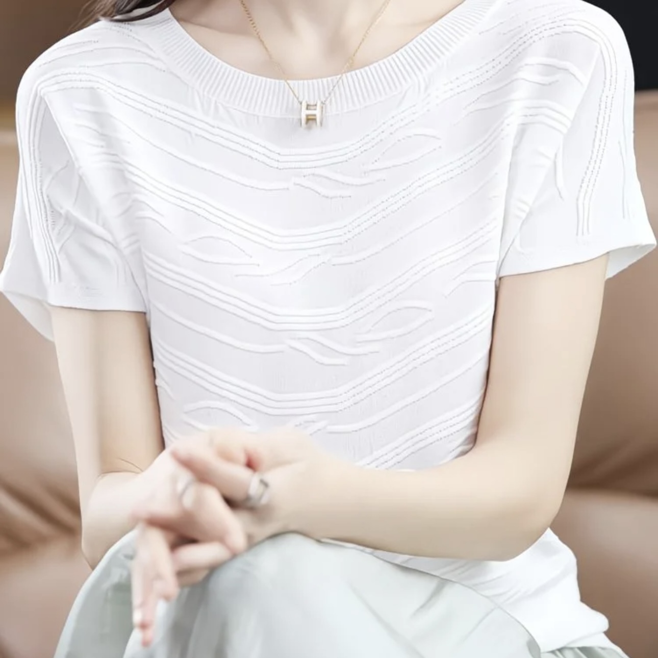 C709. WHITE SHORT SLEEVES TOP