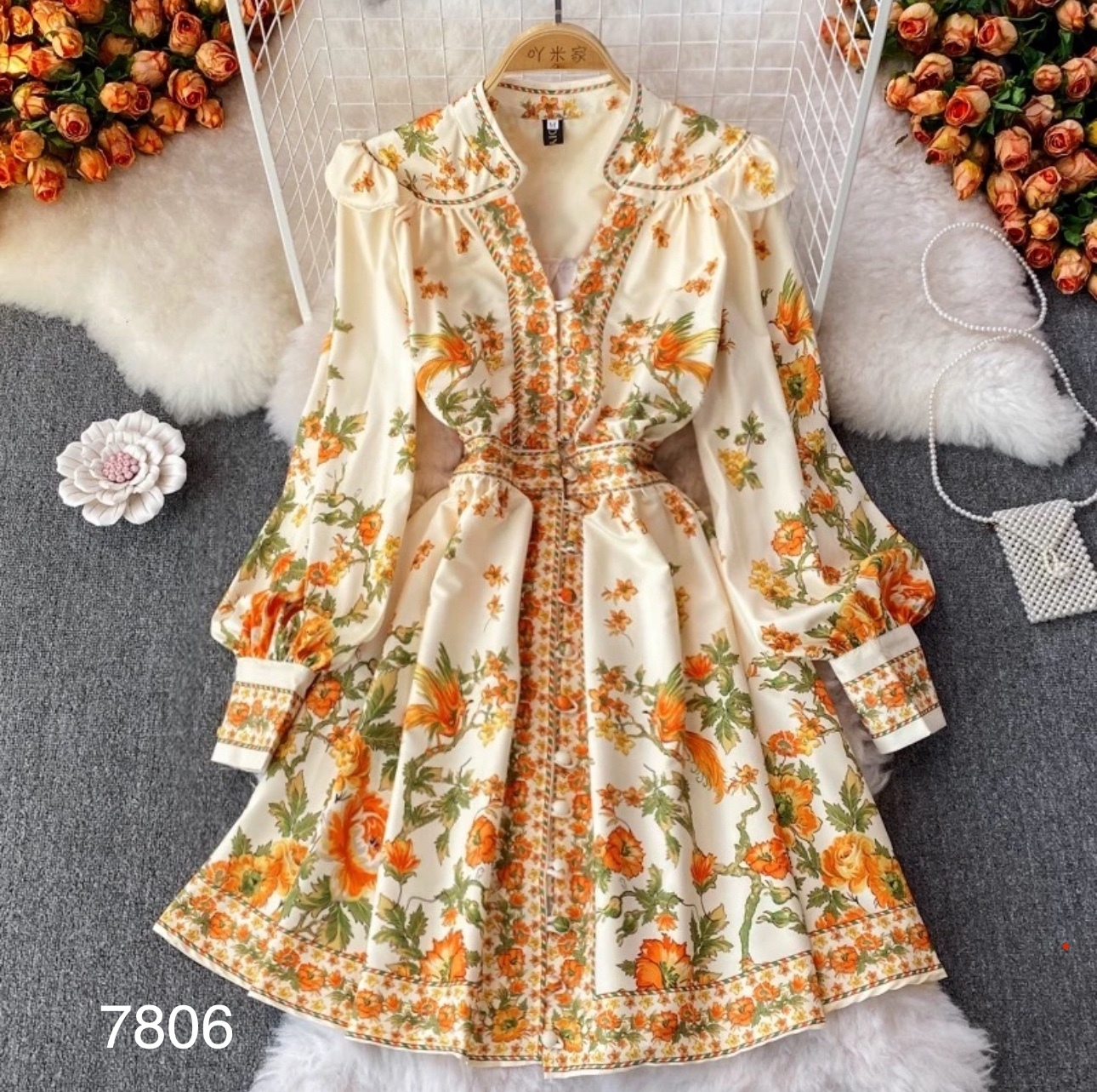 7806. CREAM SHORT DRESS (exclusive)