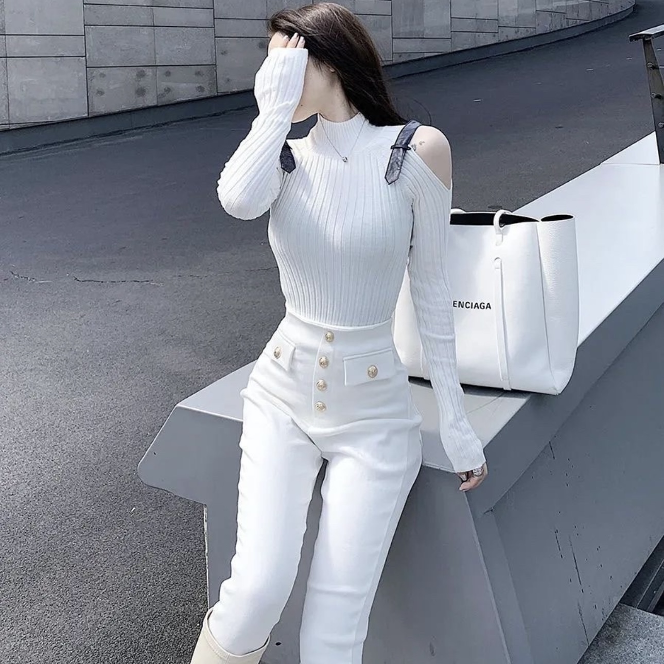 5333. LONG BOTTOM WHITE