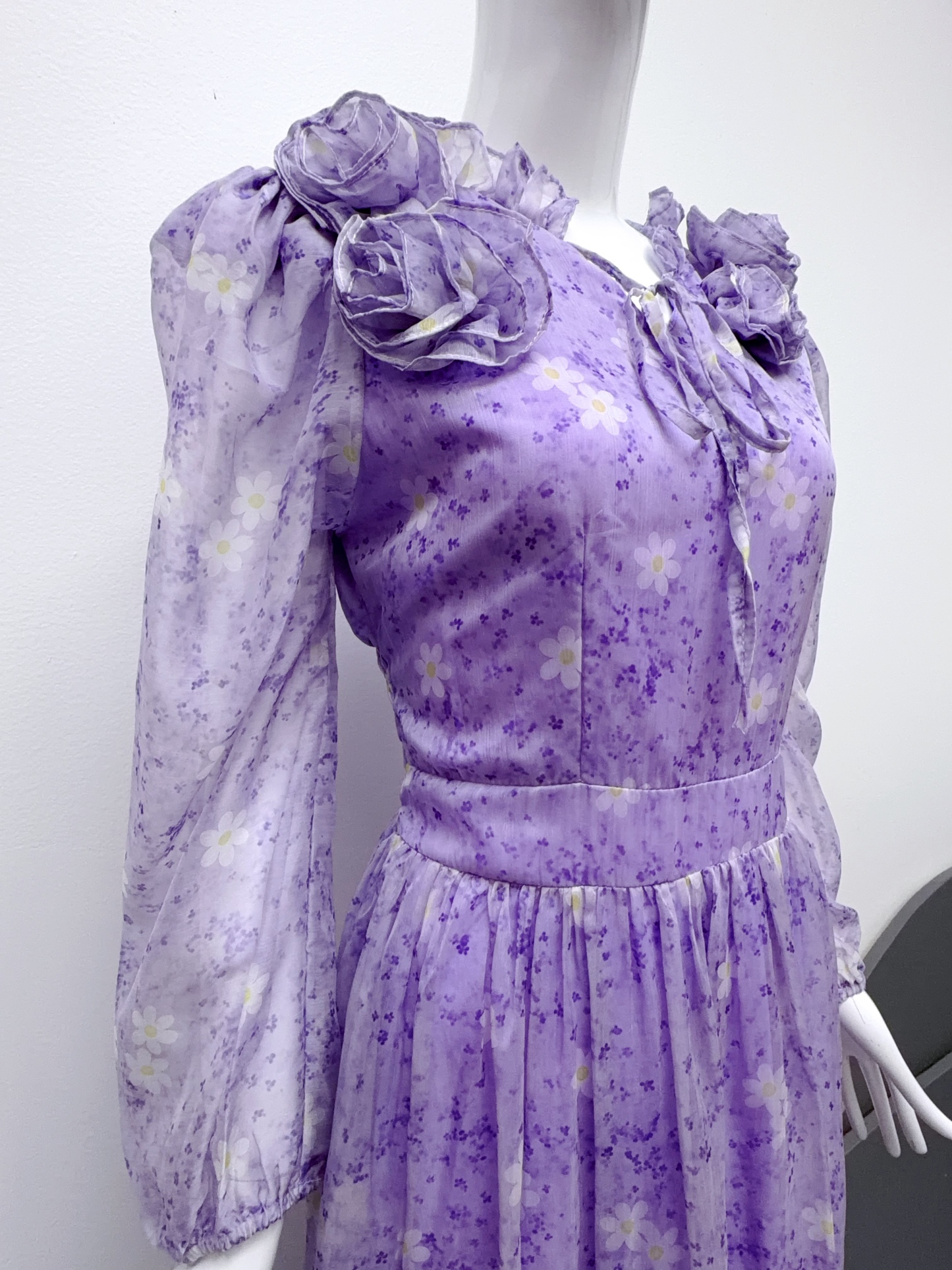 V274. HOA PURPLE DRESS