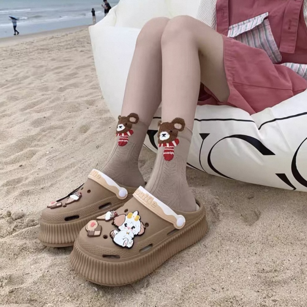 A466. CROCS CAT BROWN