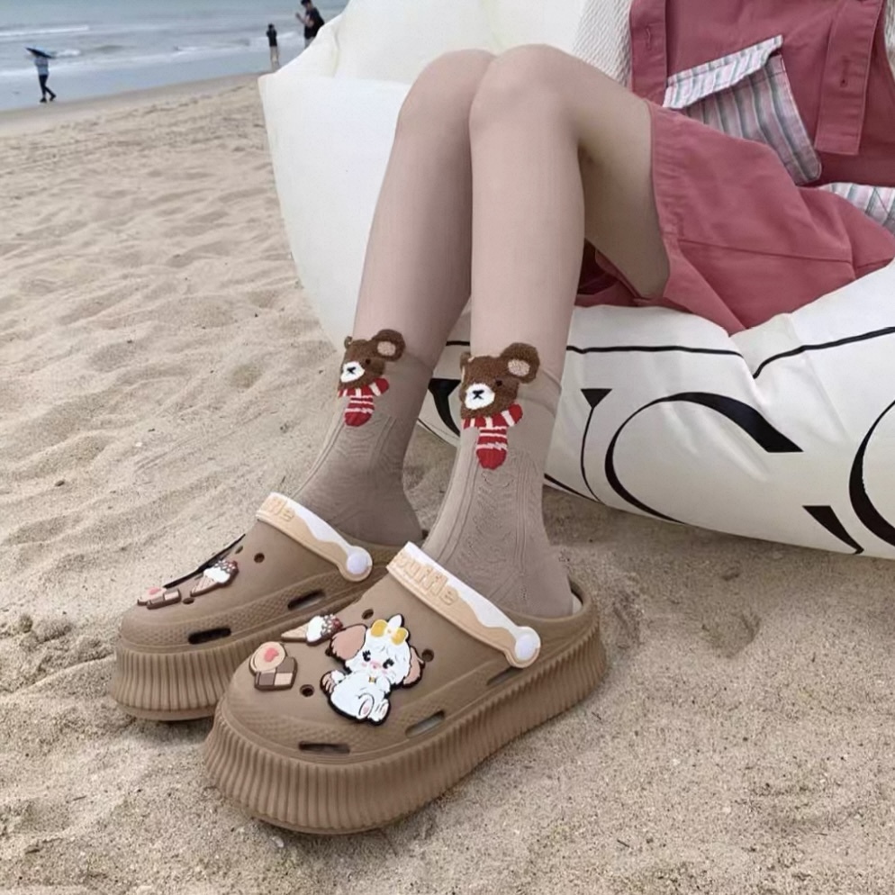 A466. CROCS CAT BROWN