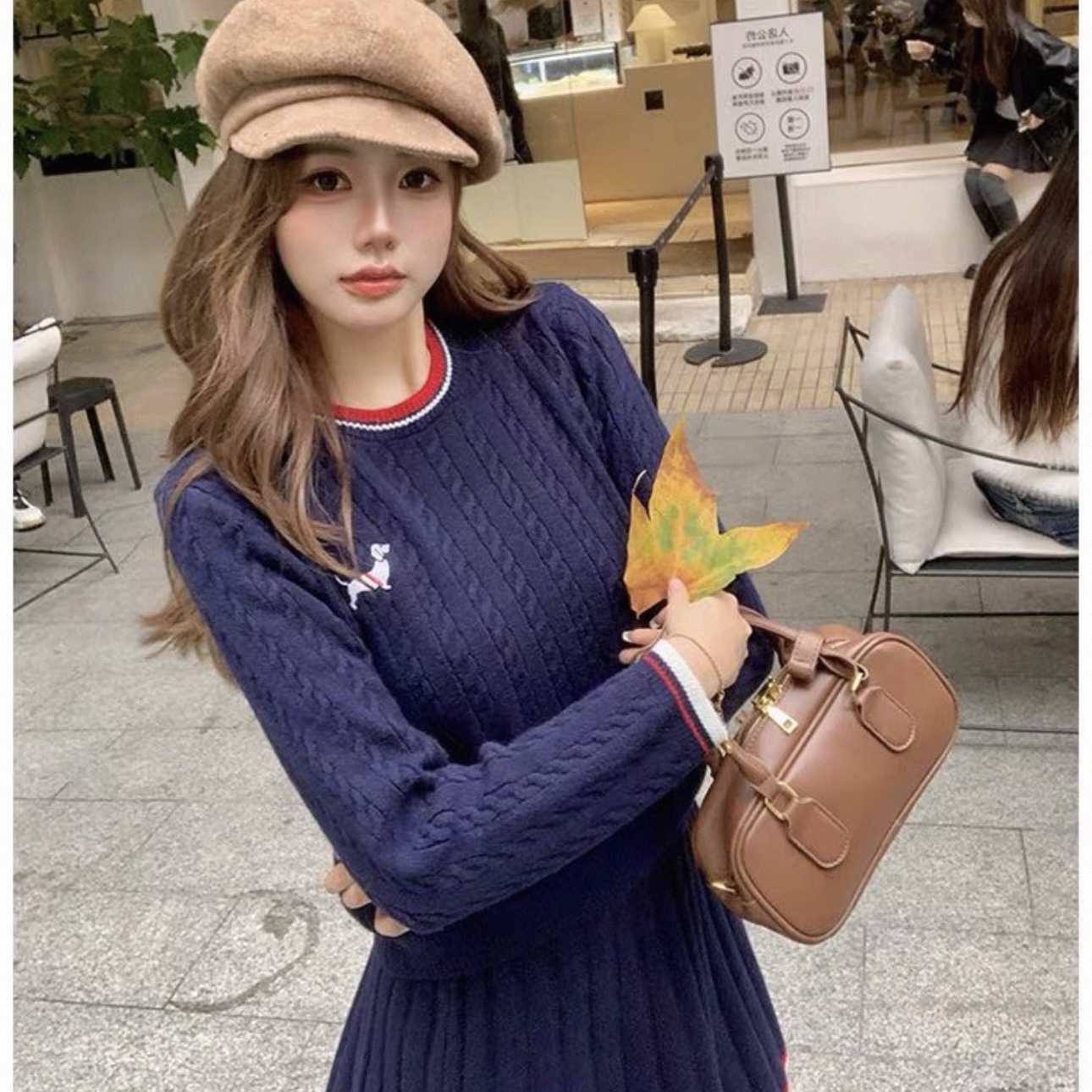 6854. SET SHORT SKIRT KNITTED BLUE