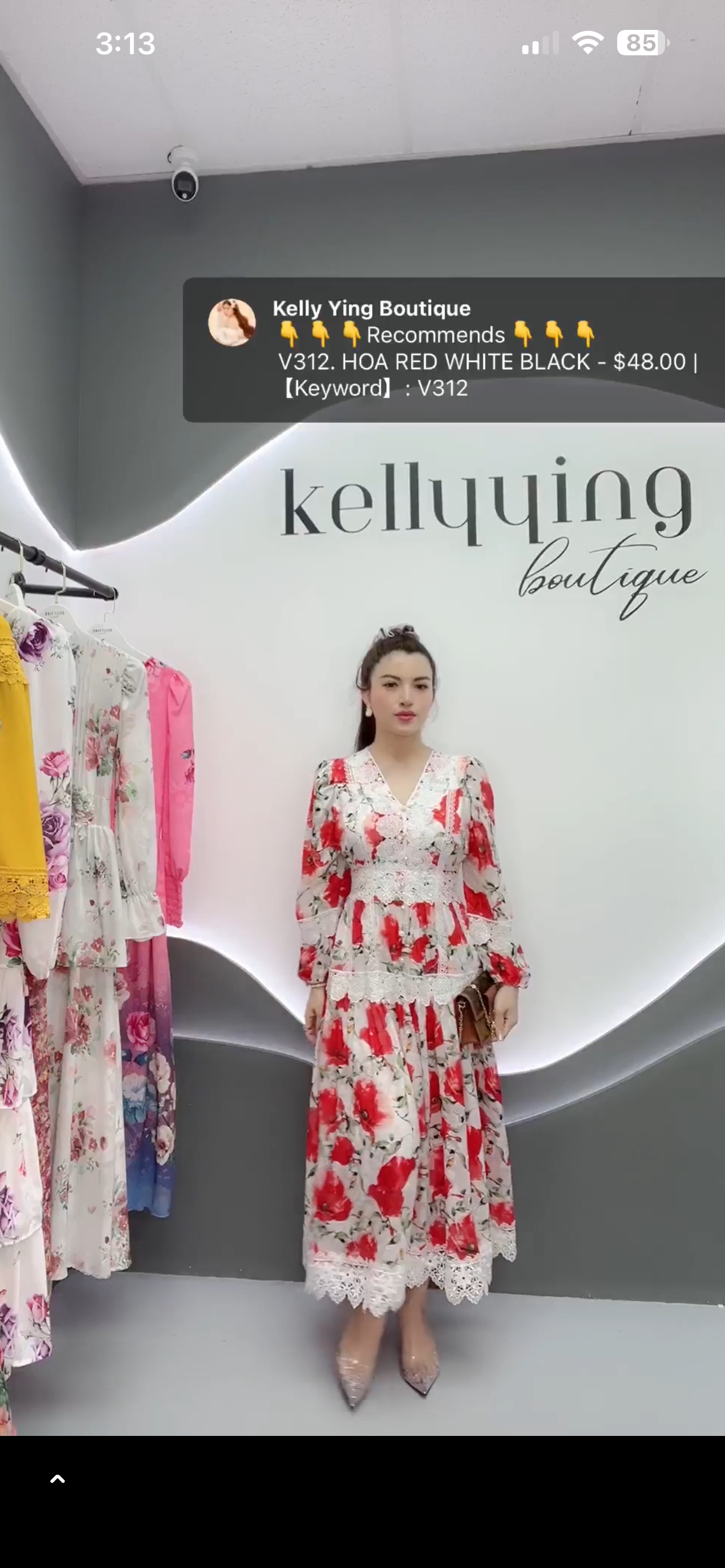 V312. HOA RED WHITE DRESS