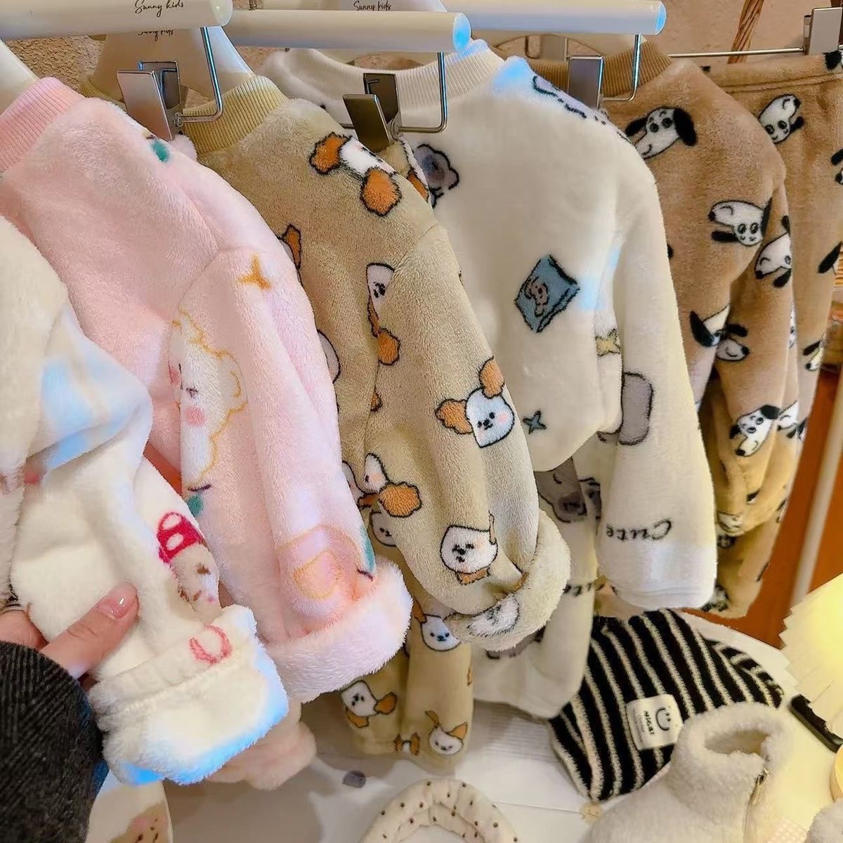 P9. KID PIJAMA CARE BEAR WHITE