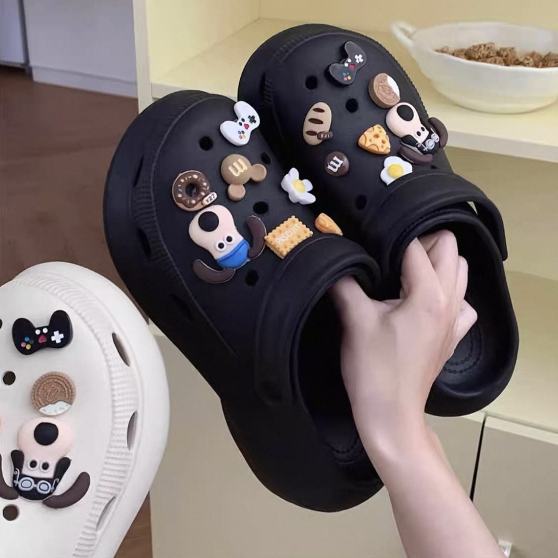 A455. CROCS PUPPY BLACK