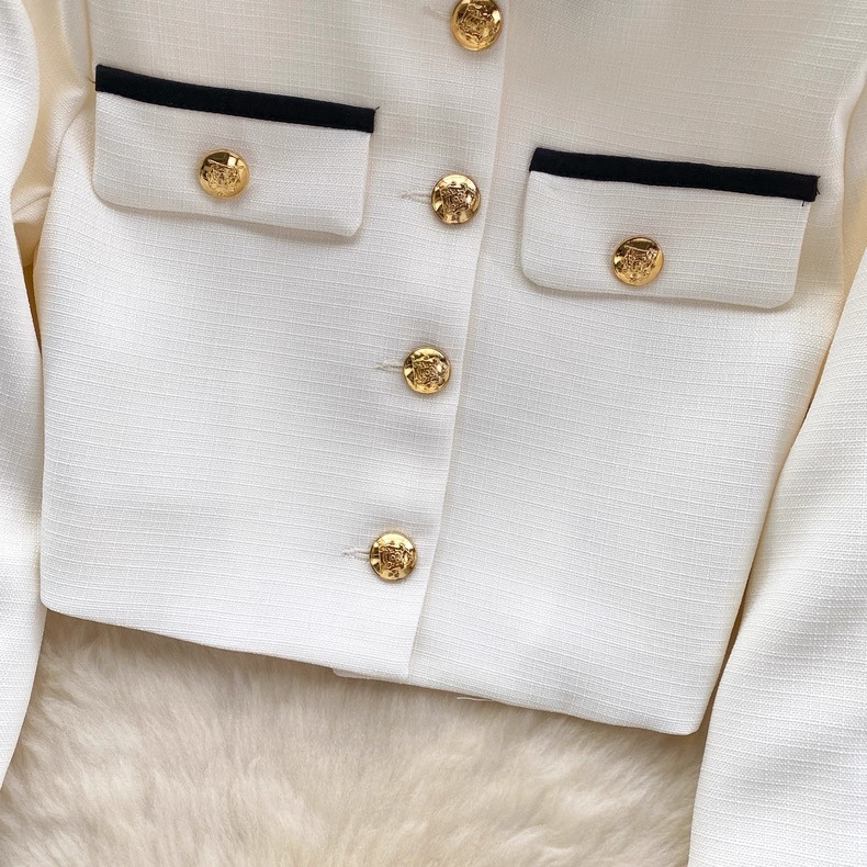 6787. WHITE SHORT SET