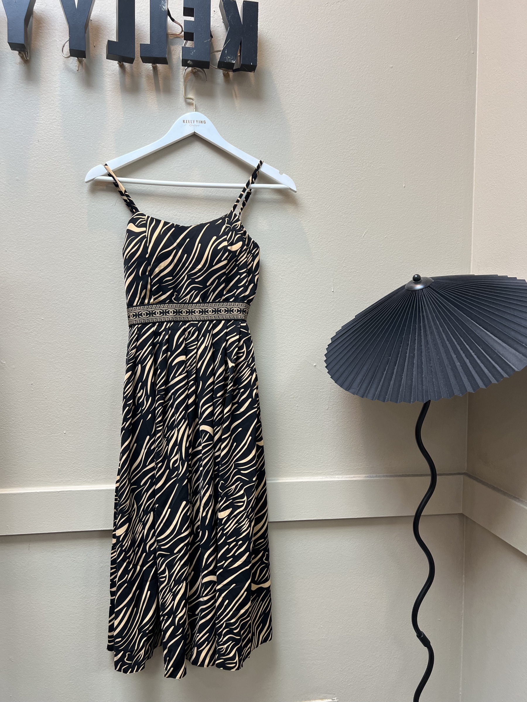 V826. MAXI DRESS