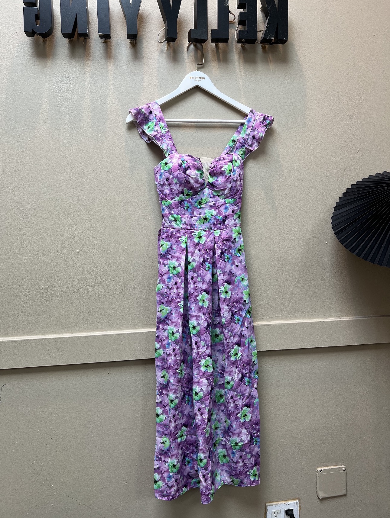 V747. MAXI DRESS 