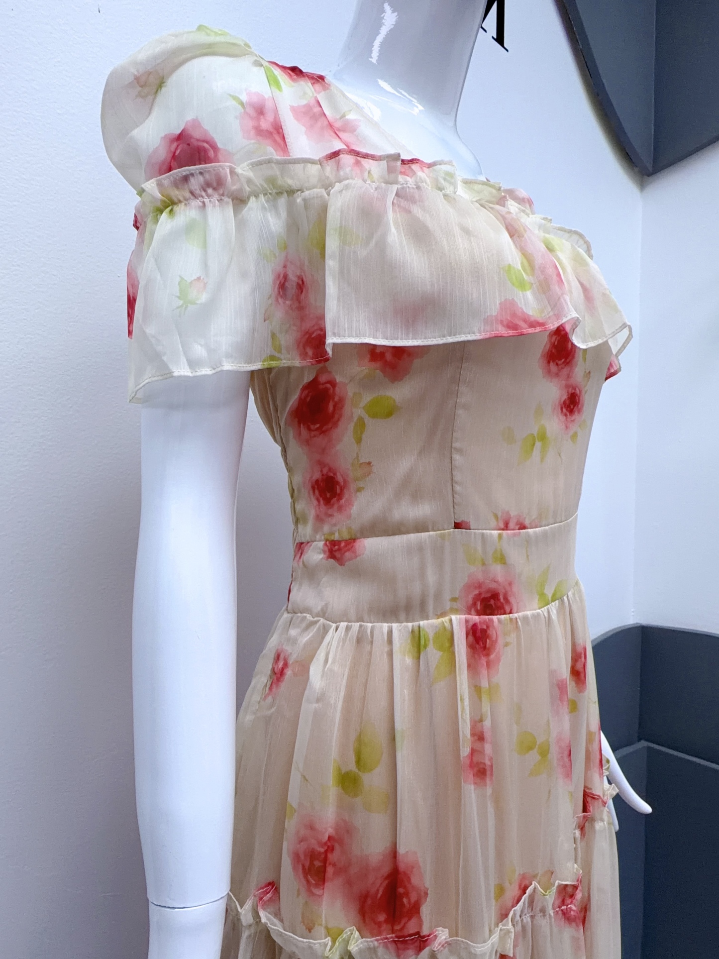 V271. HOA NUDE DRESS