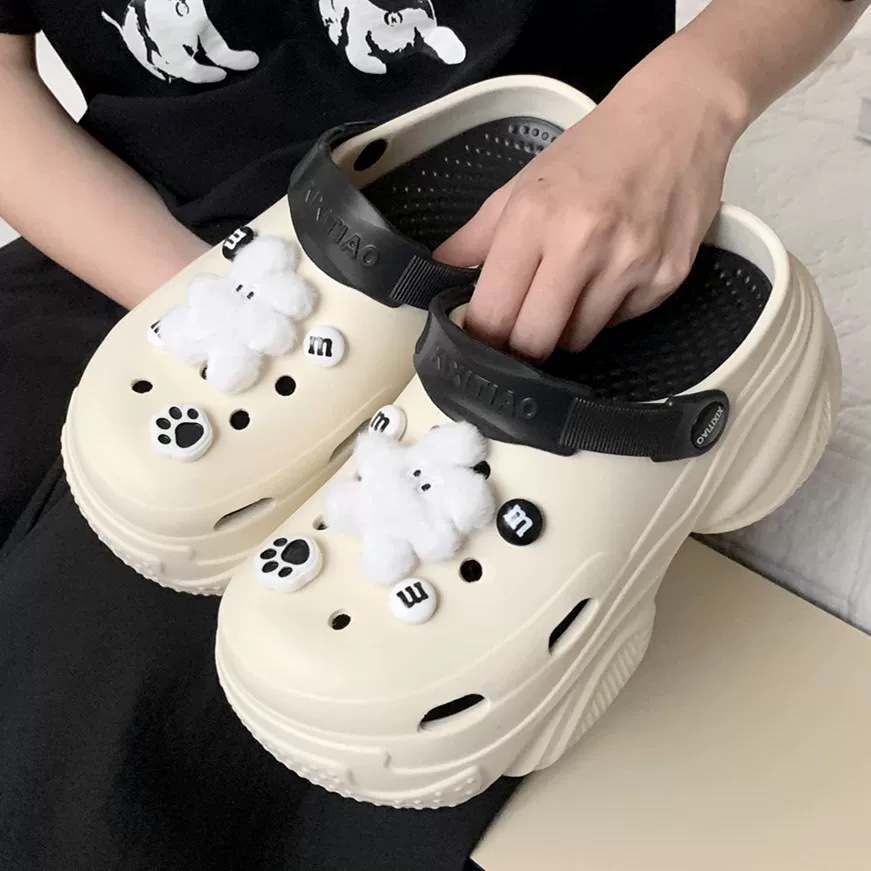 A476. CROCS BEAR BLACK