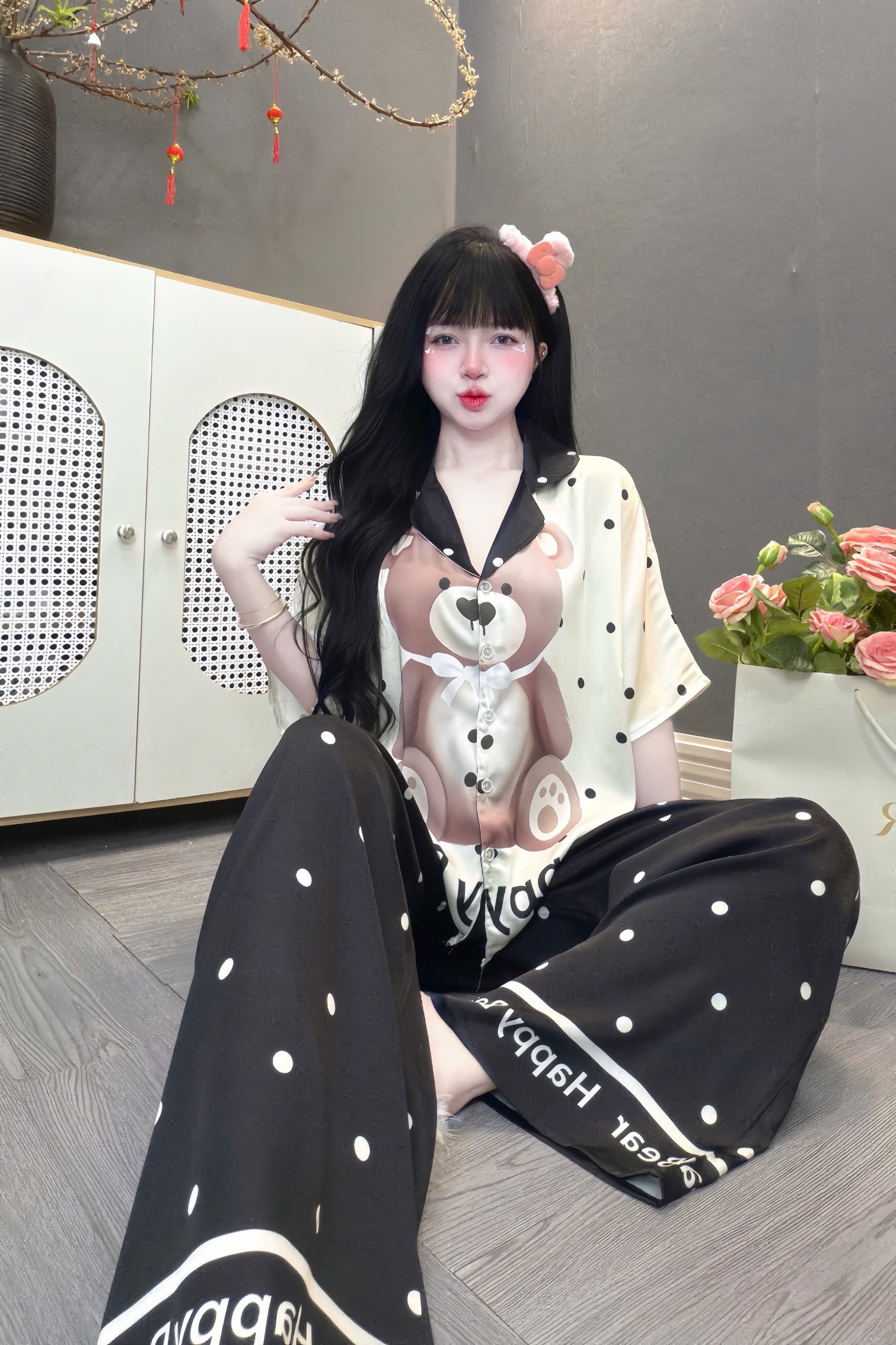V1117. SLEEPWEAR BEAR BLACK