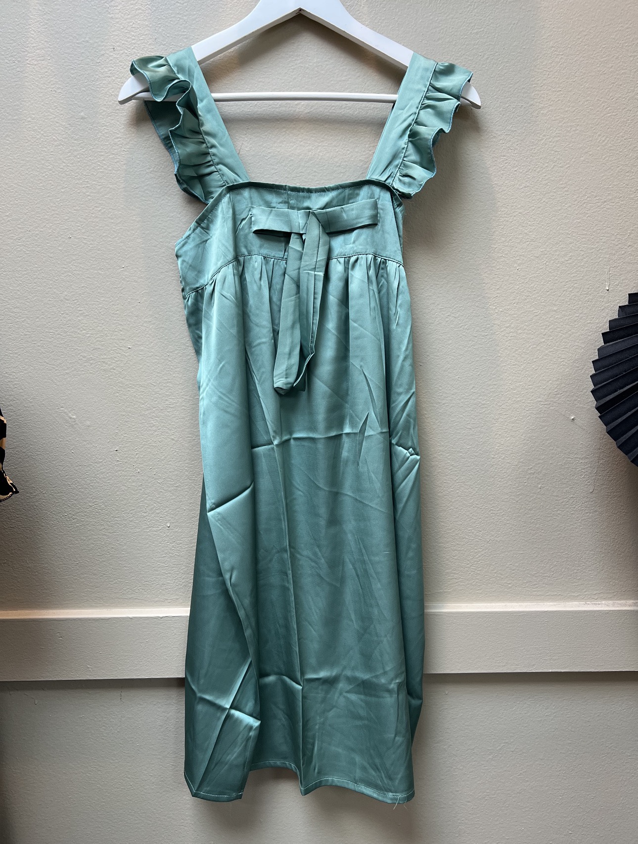 V817. SATIN SLEEPWEAR GREEN
