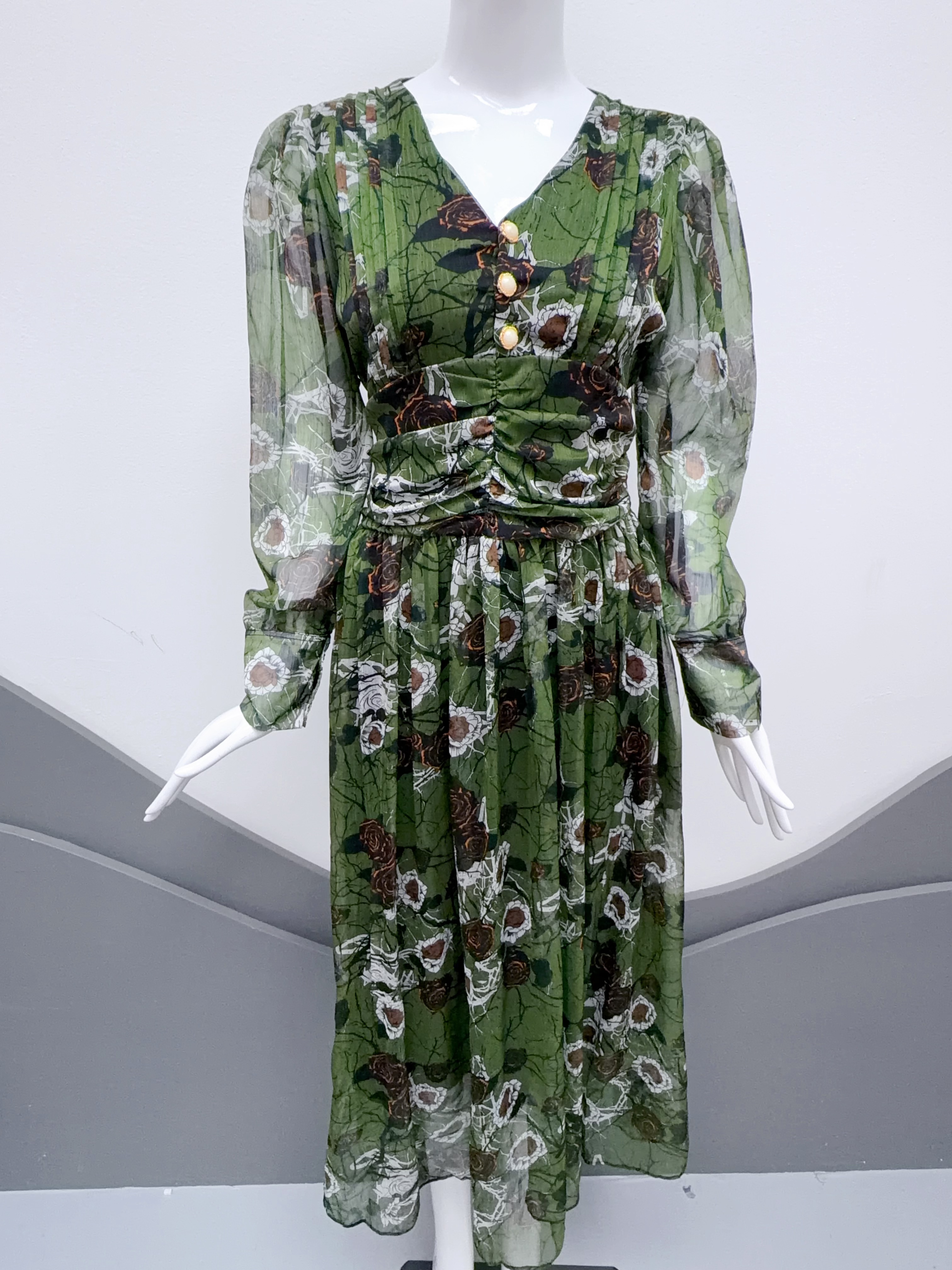 V283. HOA GREEN DRESS