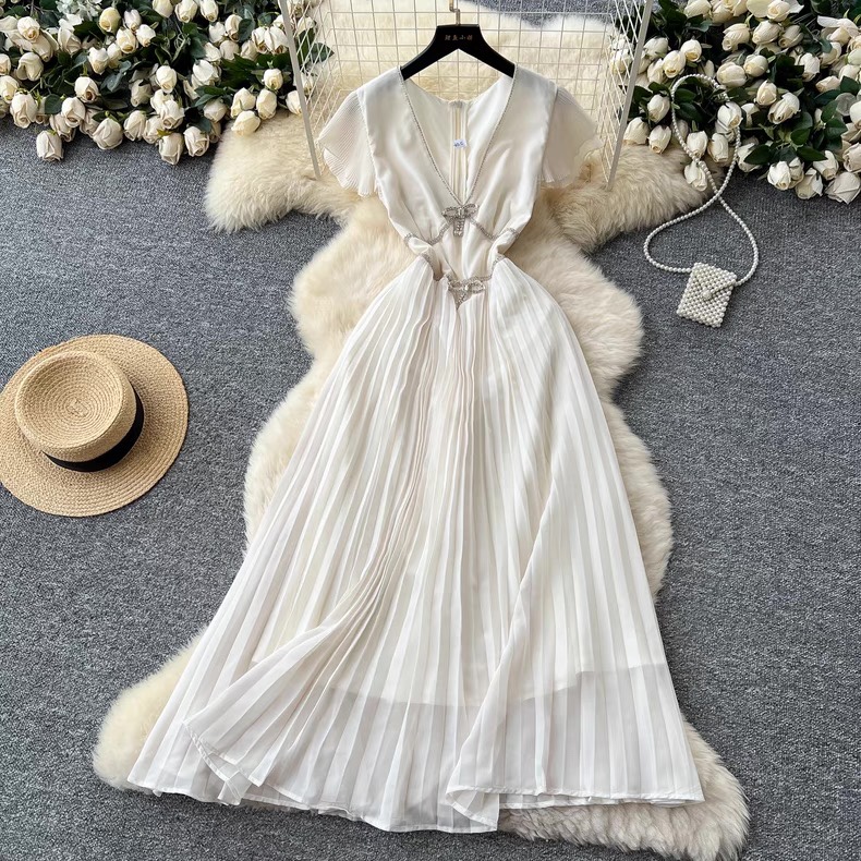 7836. WHITE LONG DRESS