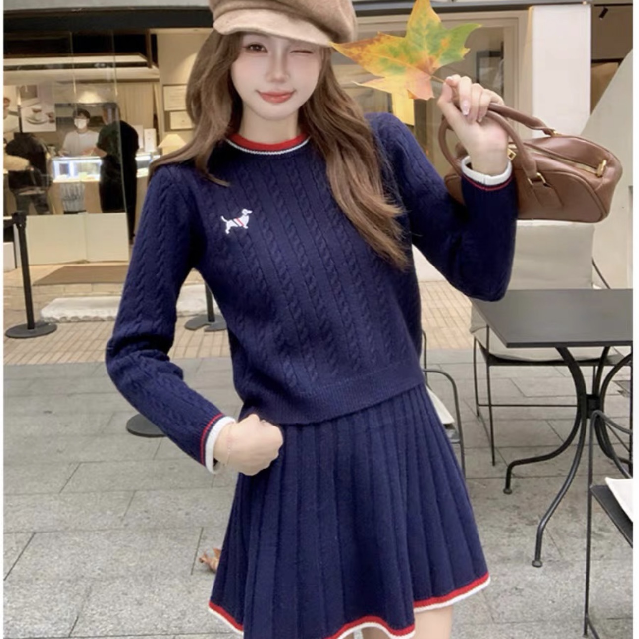 6854. SET SHORT SKIRT KNITTED BLUE