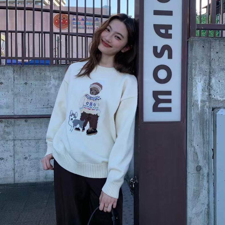 T305. SWEATER WHITE BEAR