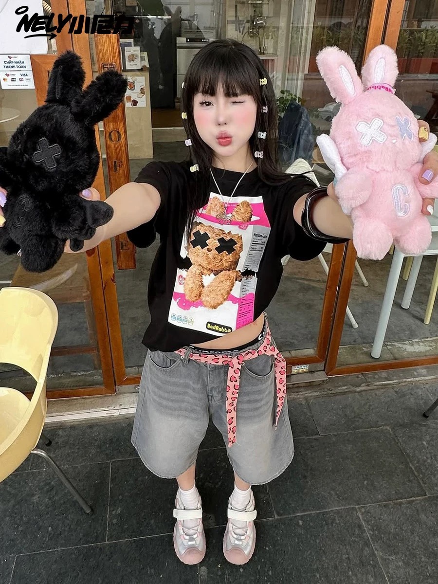 1607. RABBIT BLACK TEE