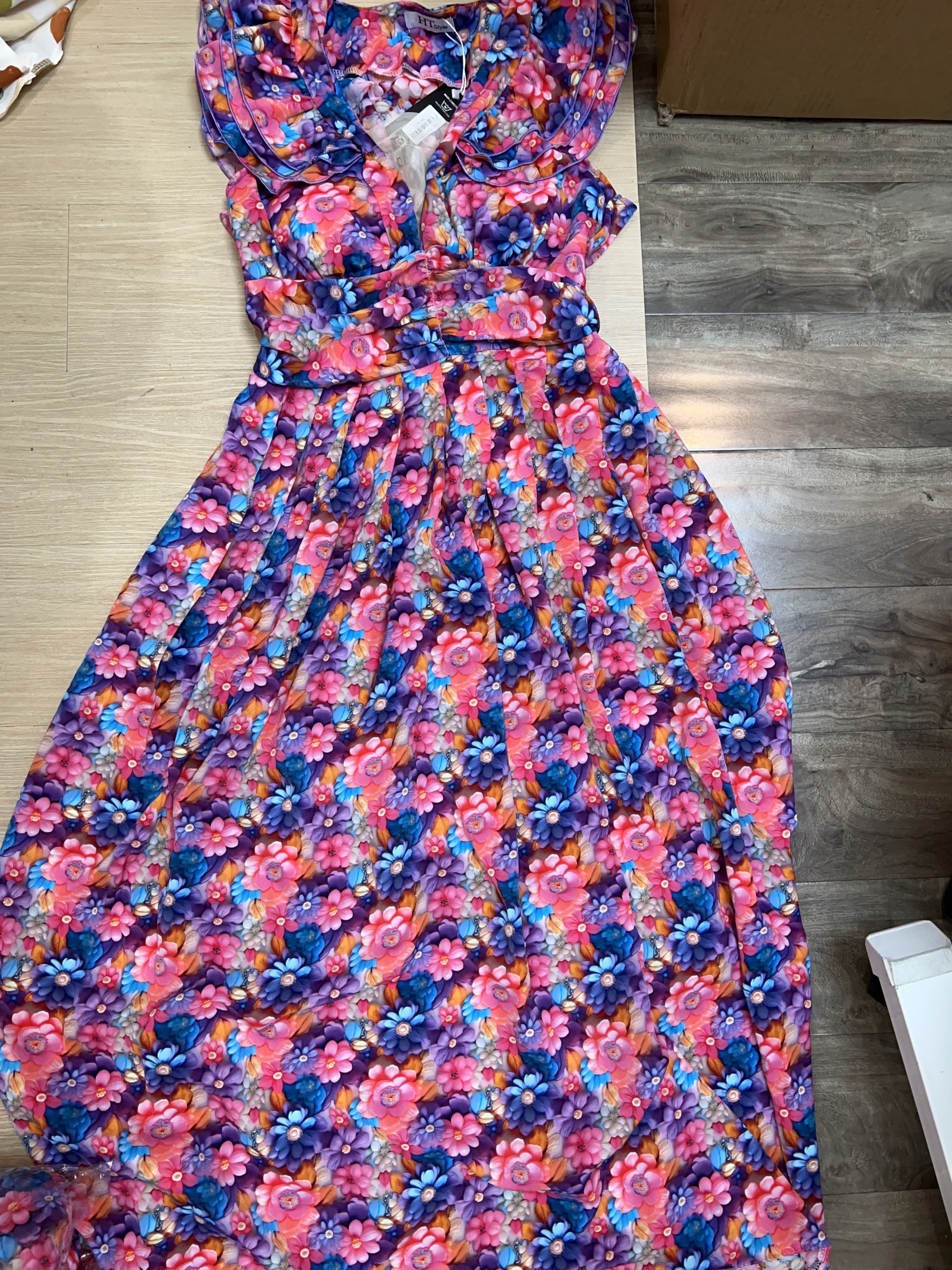 V608. MAXI DRESS