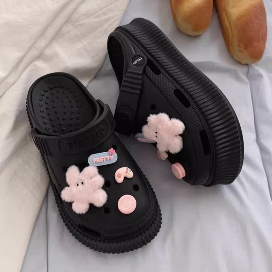 A471. CROCS PRETTY BLACK