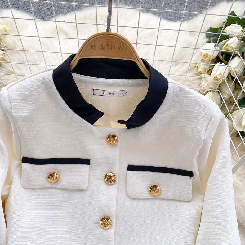 6787. WHITE SHORT SET