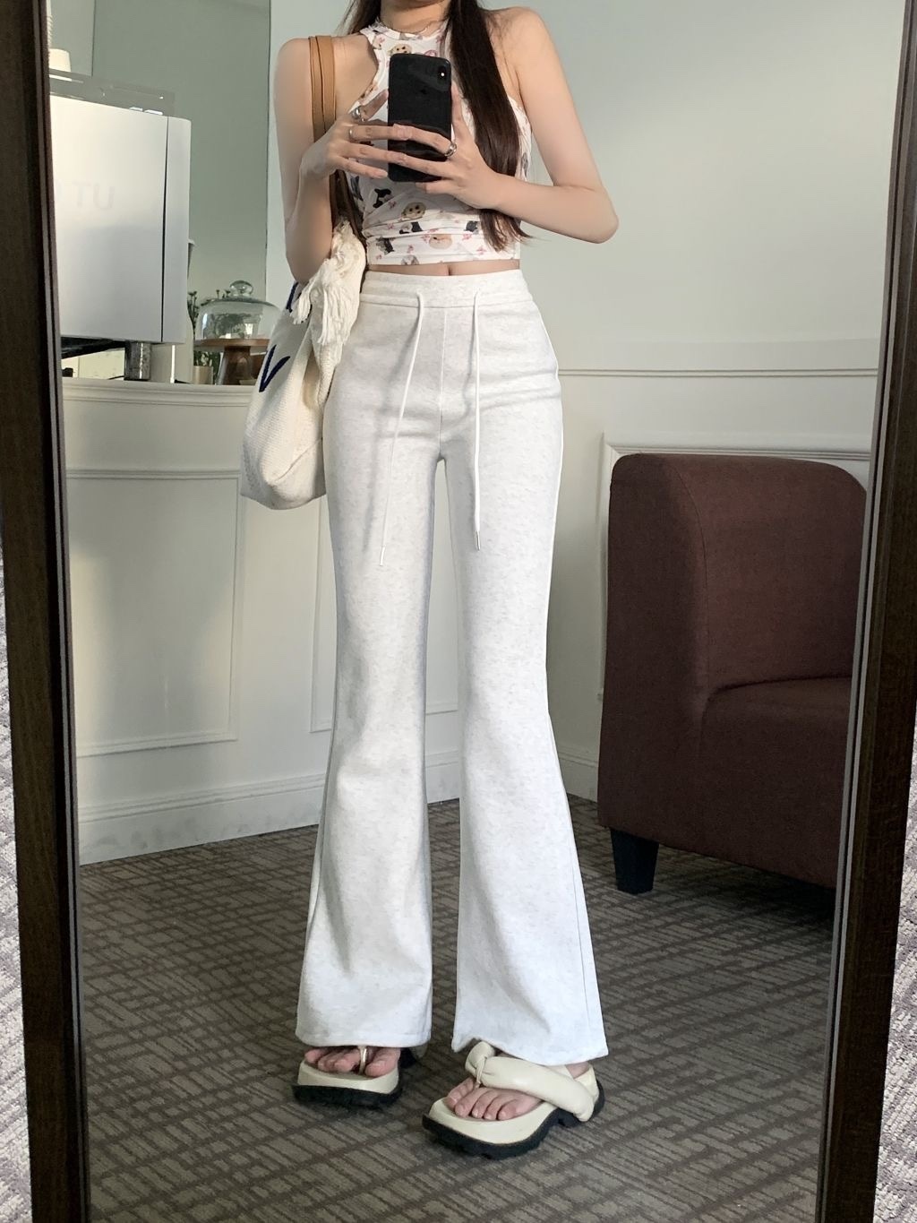 5375. WHITE LONG BOTTOM