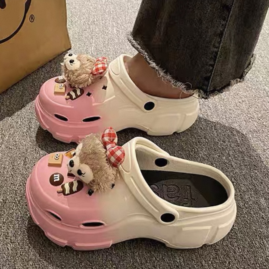 A493. CROCS BEAR PINK