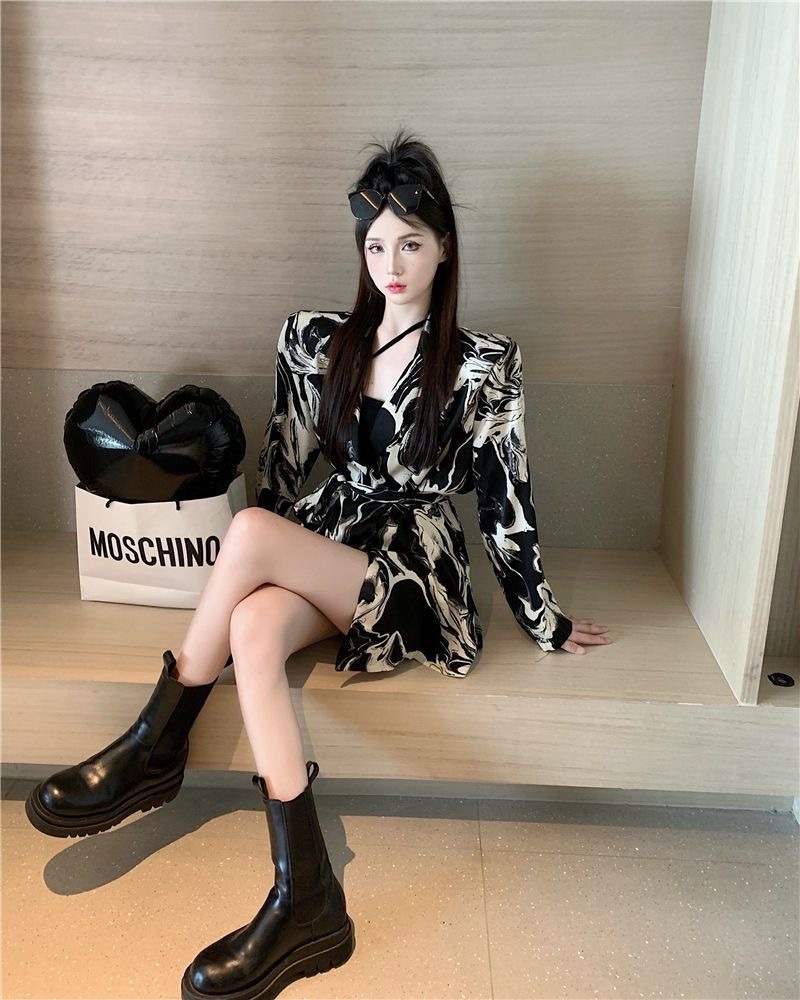 7722. BLACK SHORT DRESS