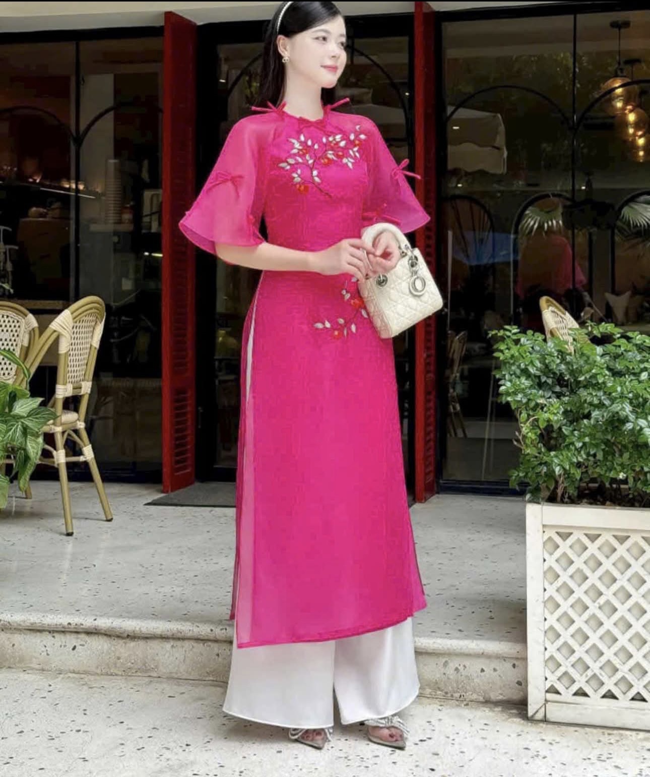 A377. AD VOAN NO HONG