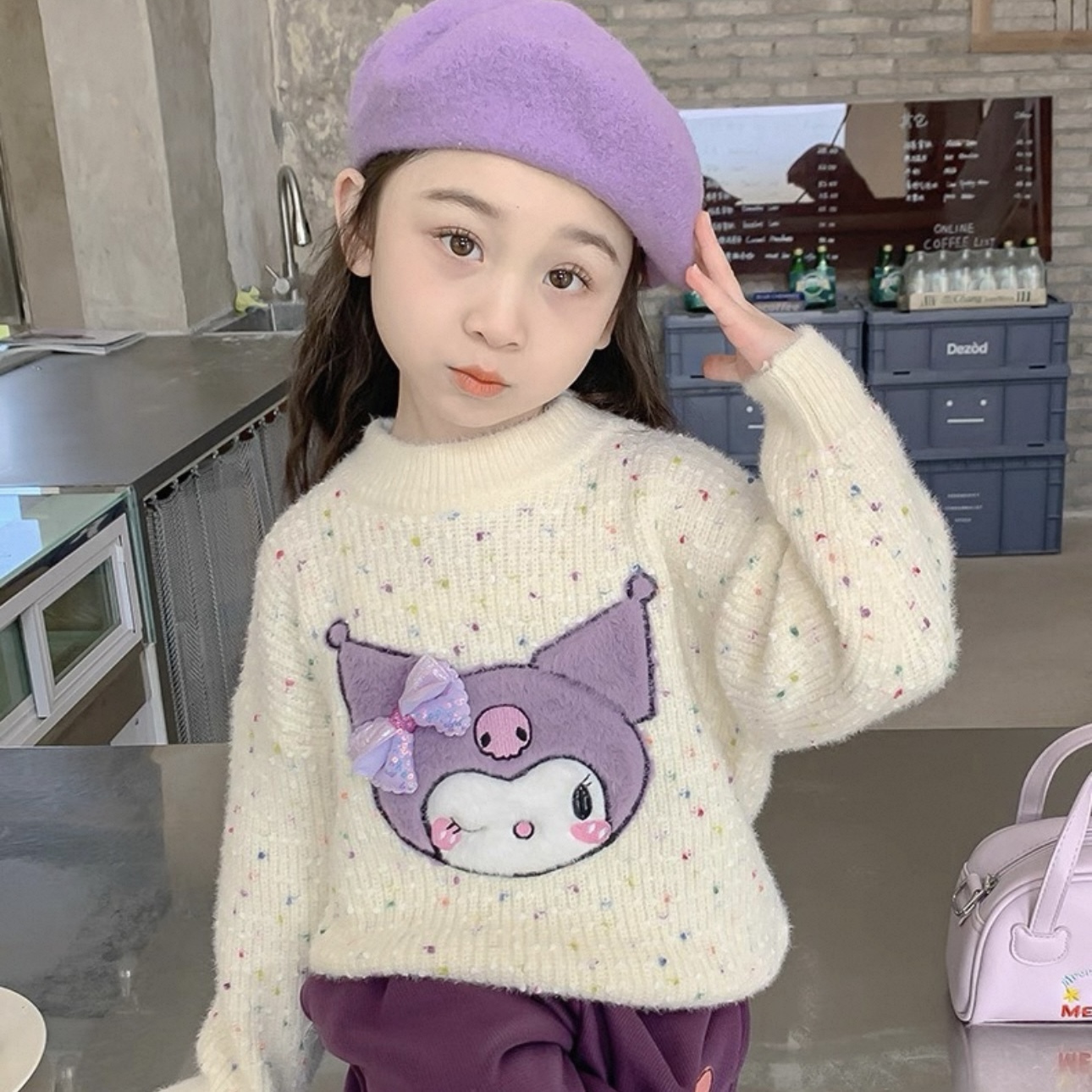 K509. BABY SWEATER WHITE CINNAMON ROLL