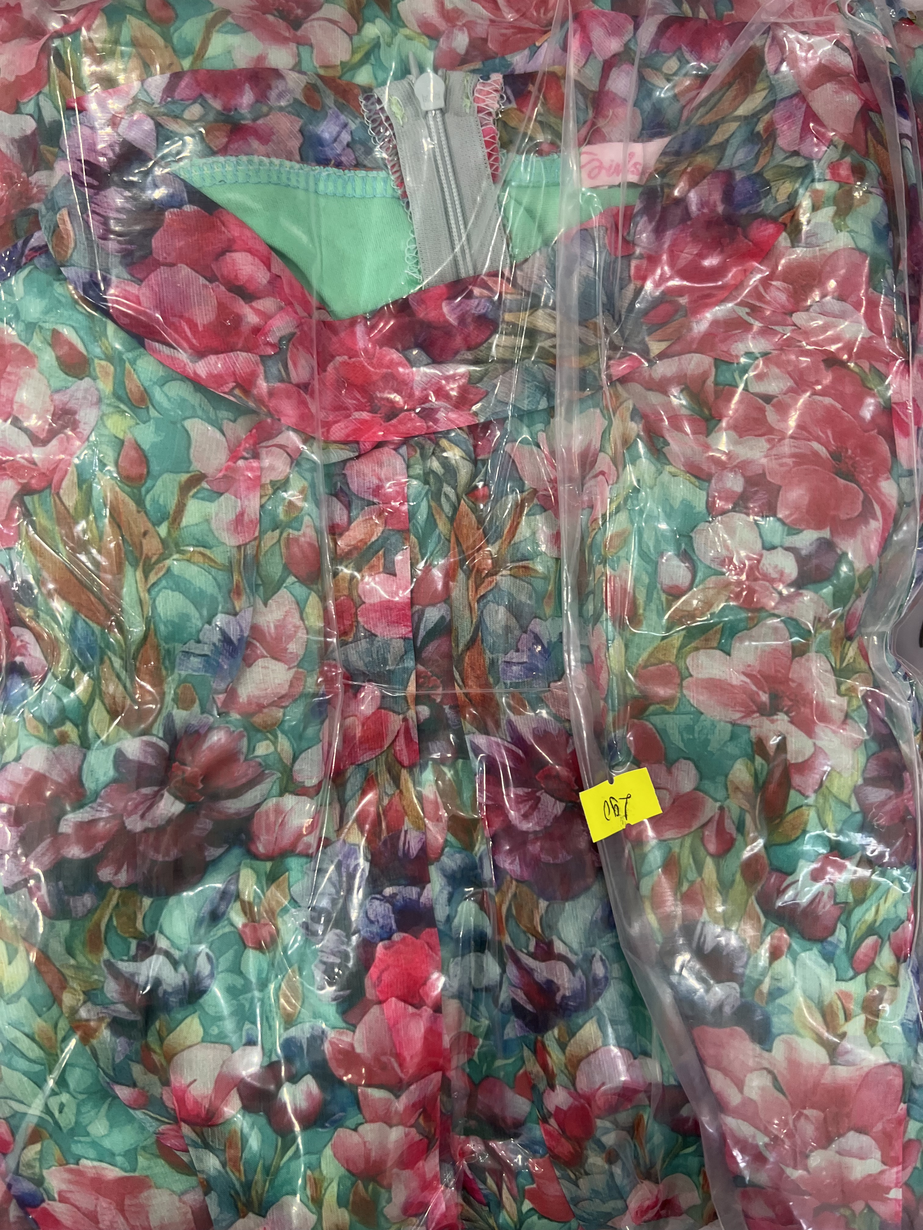 V296. HOA GREEN DRESS