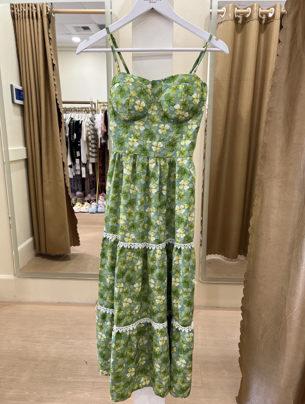 V874. MAXI DRESS DAY•