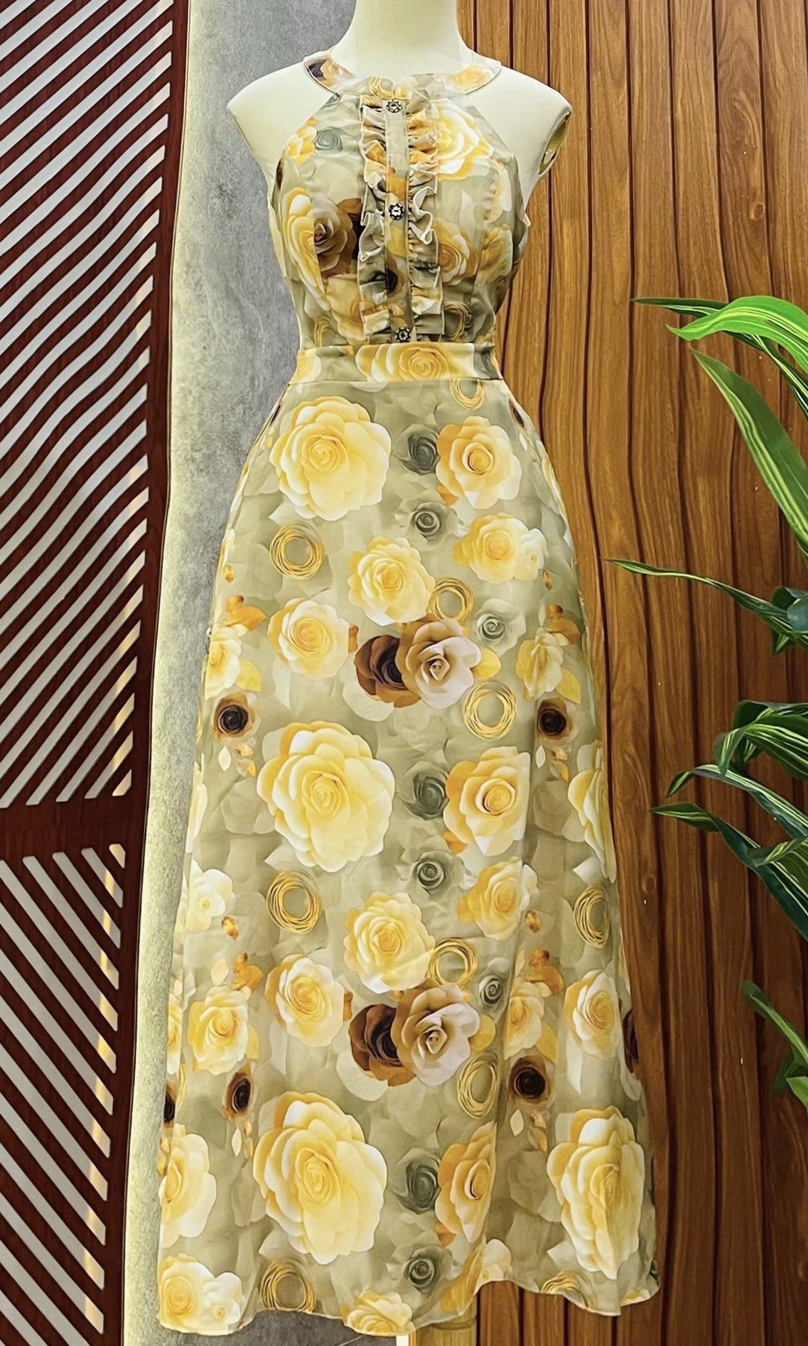 V597. MAXI DRESS