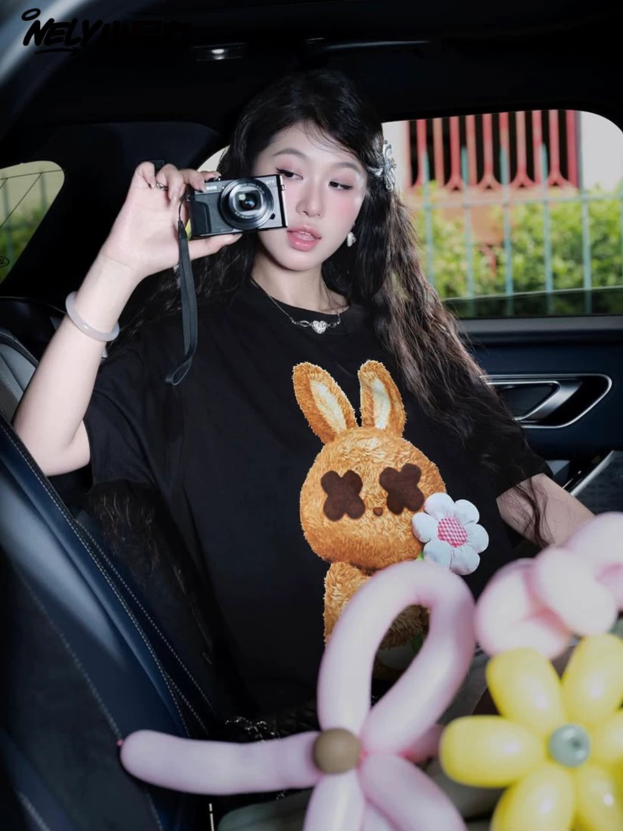 1611. RABBIT BLACK TEE