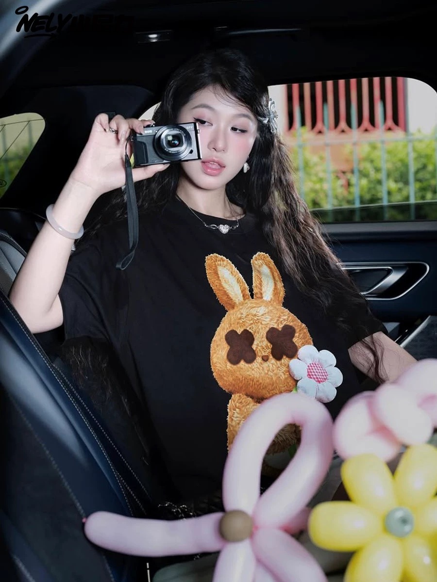 1611. RABBIT BLACK TEE