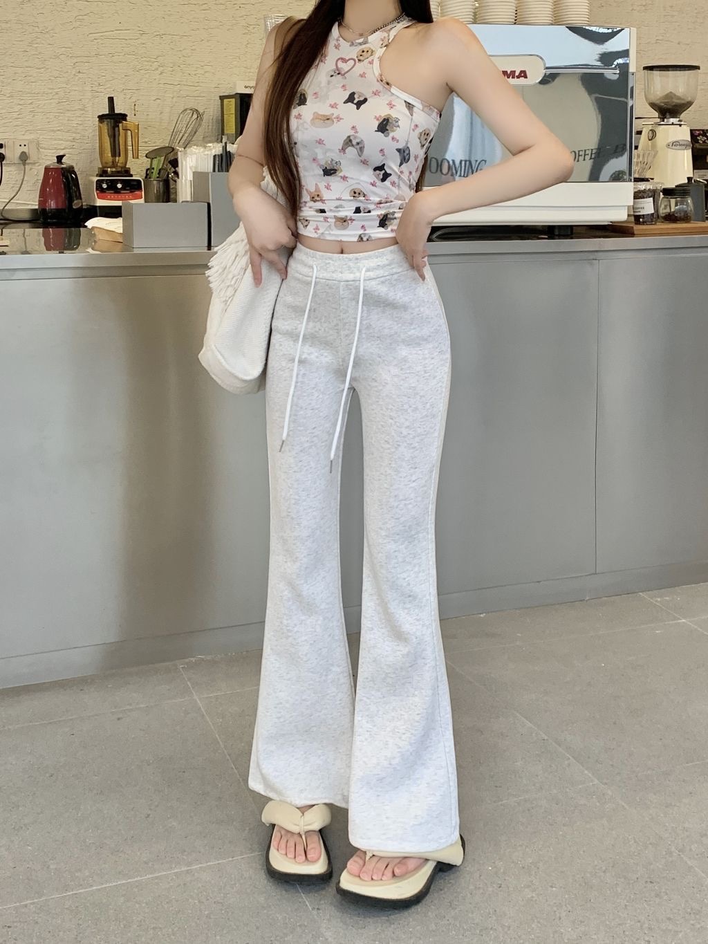 5375. WHITE LONG BOTTOM