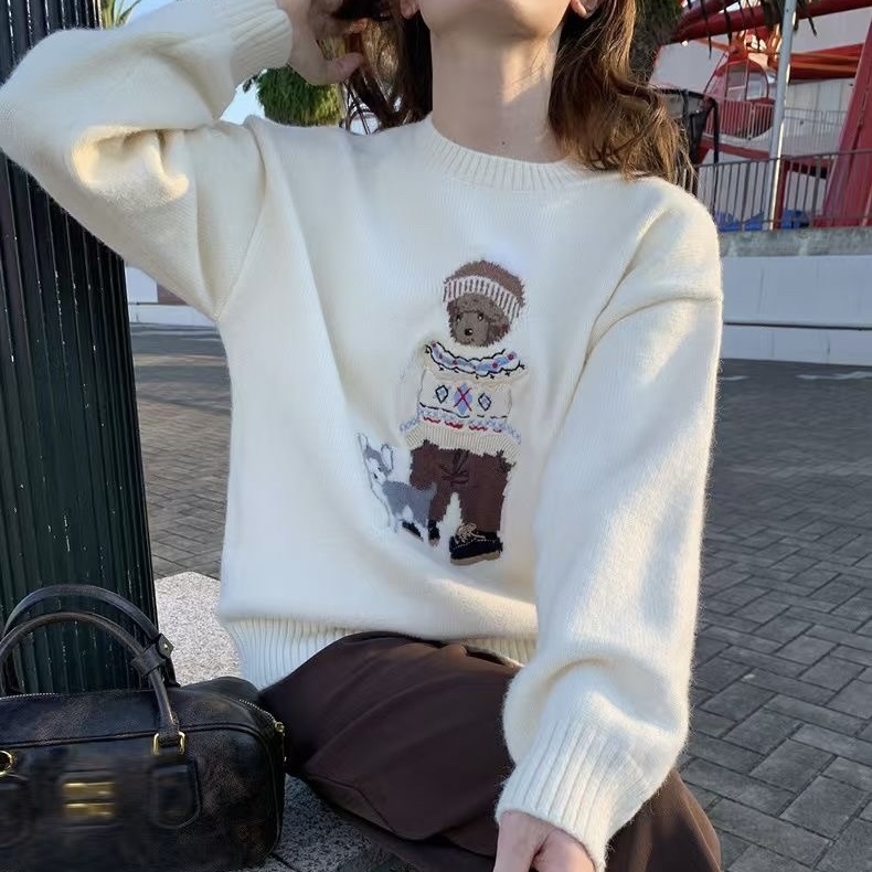 T305. SWEATER WHITE BEAR