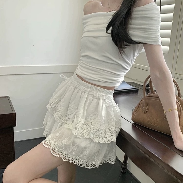 5421. WHITE BOTTOM