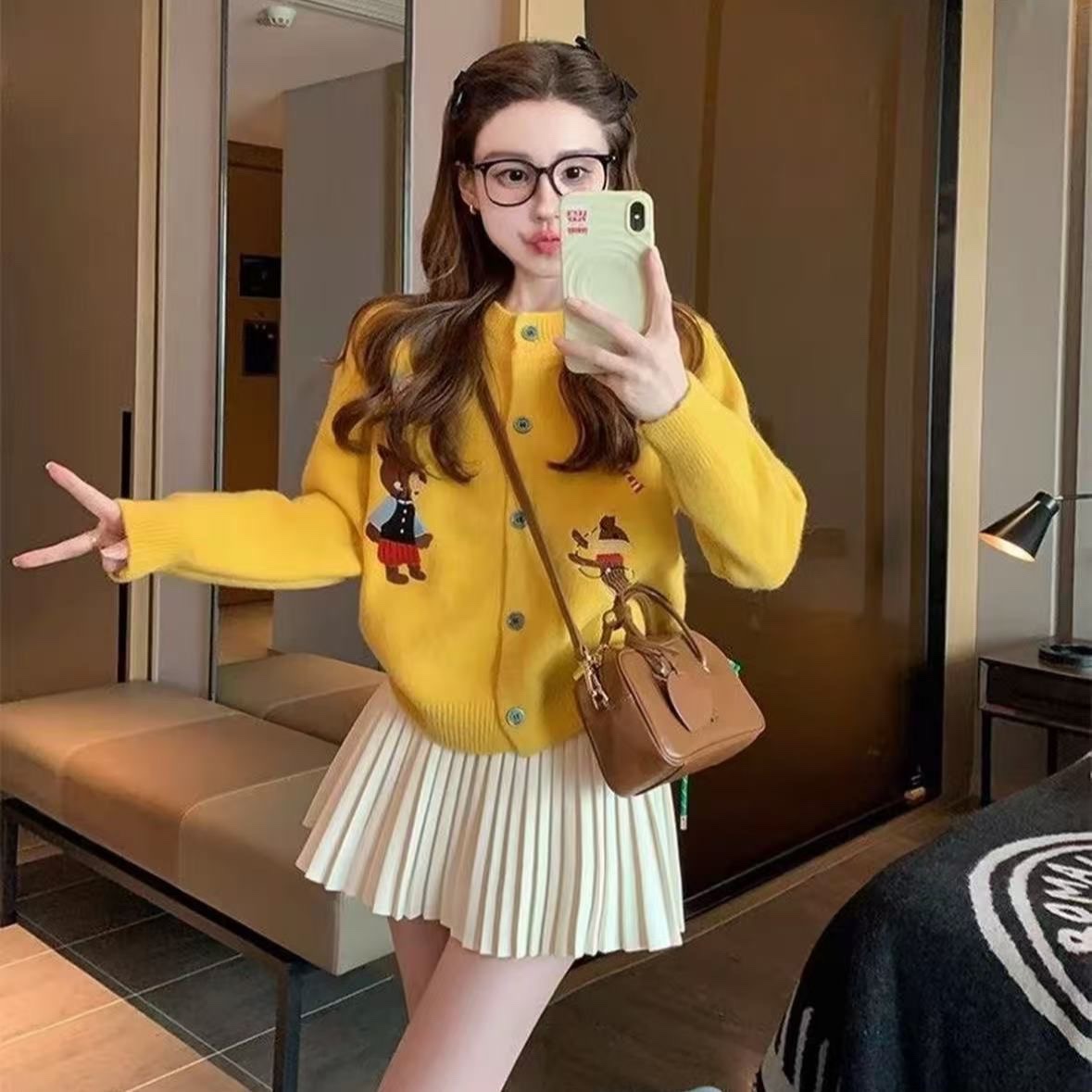 T311. SWEATER YELLOW BEAR