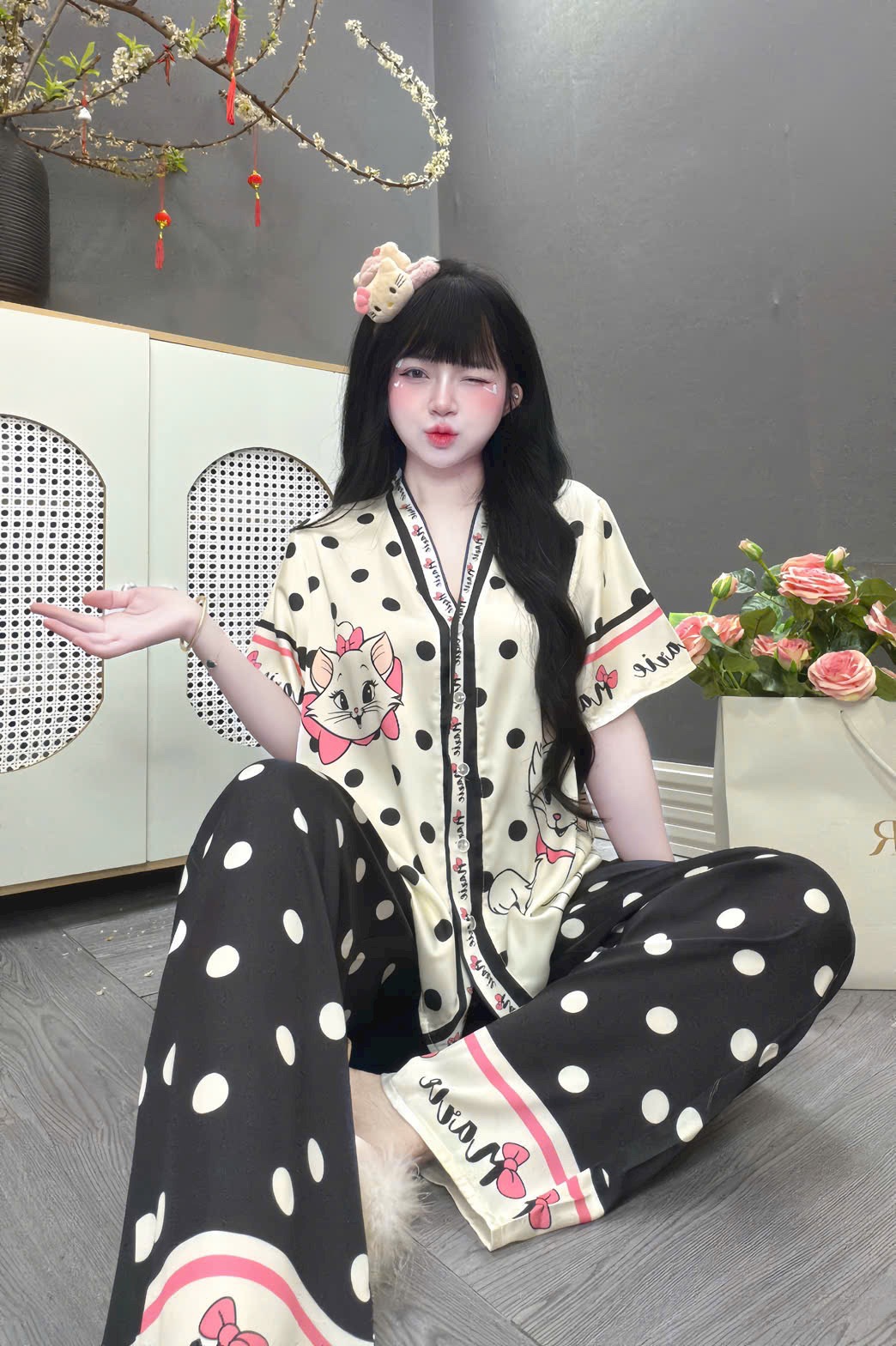 V1090. SLEEPWEAR MARIE BLACK